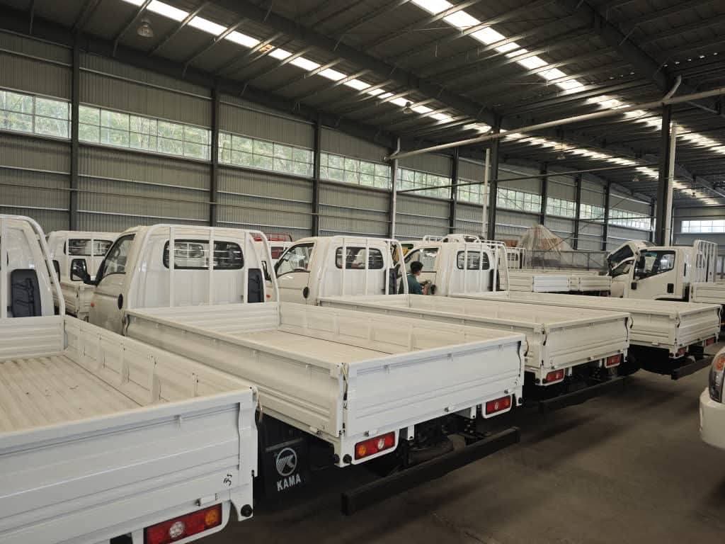 صور المصنع - شاحنات كاما